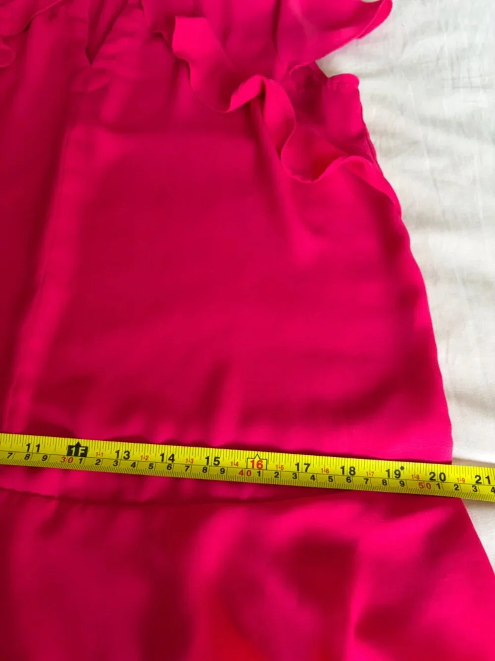 Banana Republic Pink Ruffle V-Neck Peplum Blouse Size Medium - Picture 11 of 11
